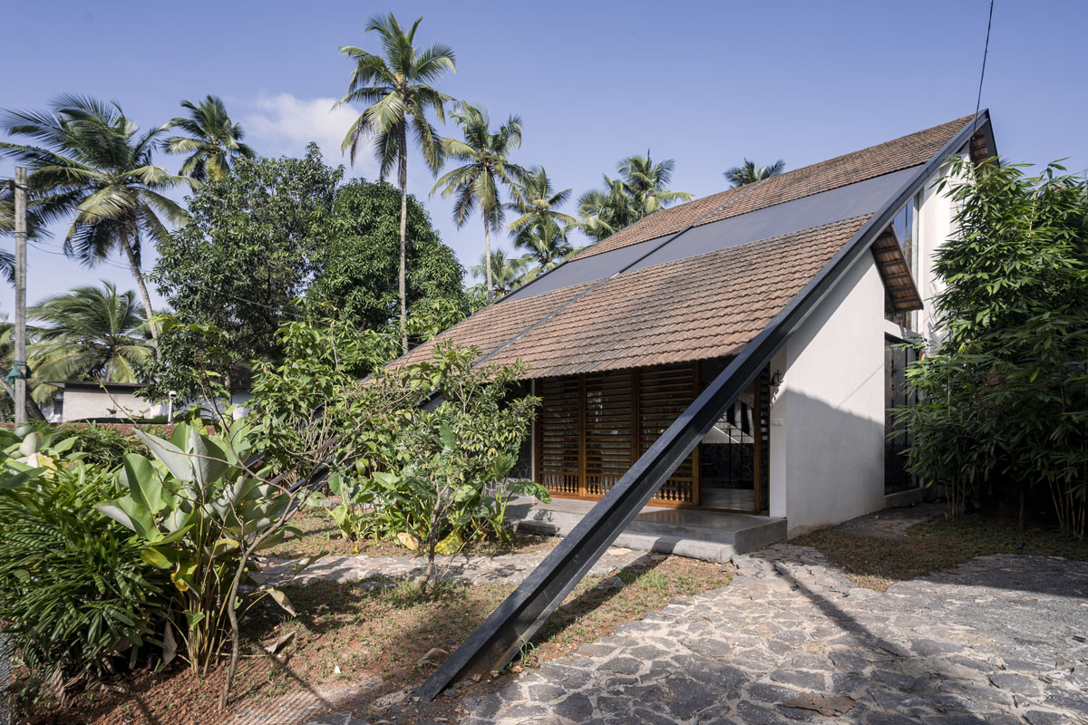 Эклектичный дом с внутренним двором в Керале, Индия